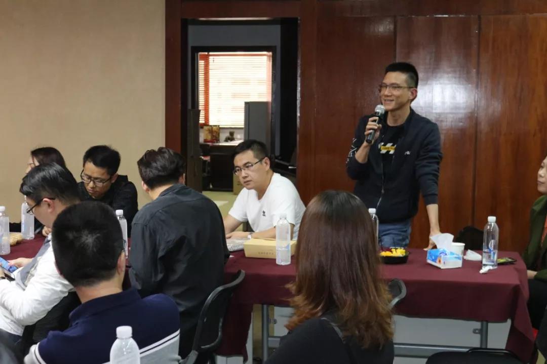 沙龙来宾自我介绍 沙龙来宾自我介绍