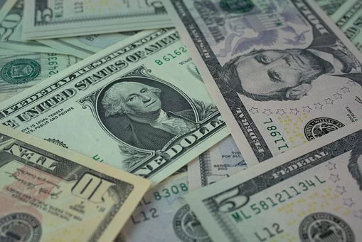 公司注册的时候是选择认缴还是实缴？