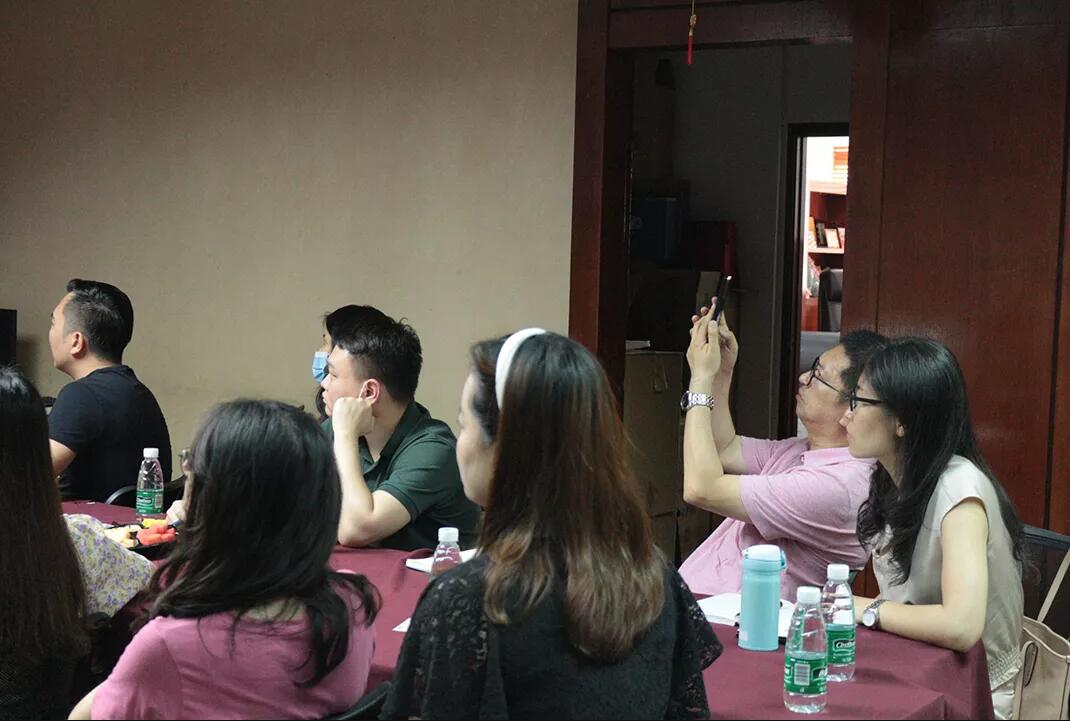 “两会政策对企业利弊的分析”沙龙圆满结束