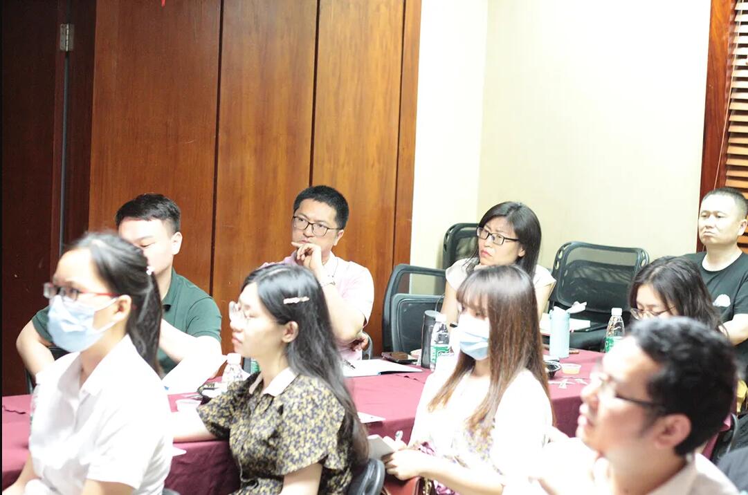 “两会政策对企业利弊的分析”沙龙圆满结束