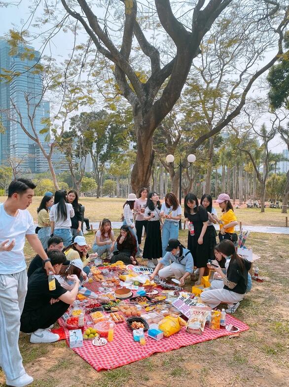 三月春意昂·结伴探春风——君林企业踏青活动掠影 