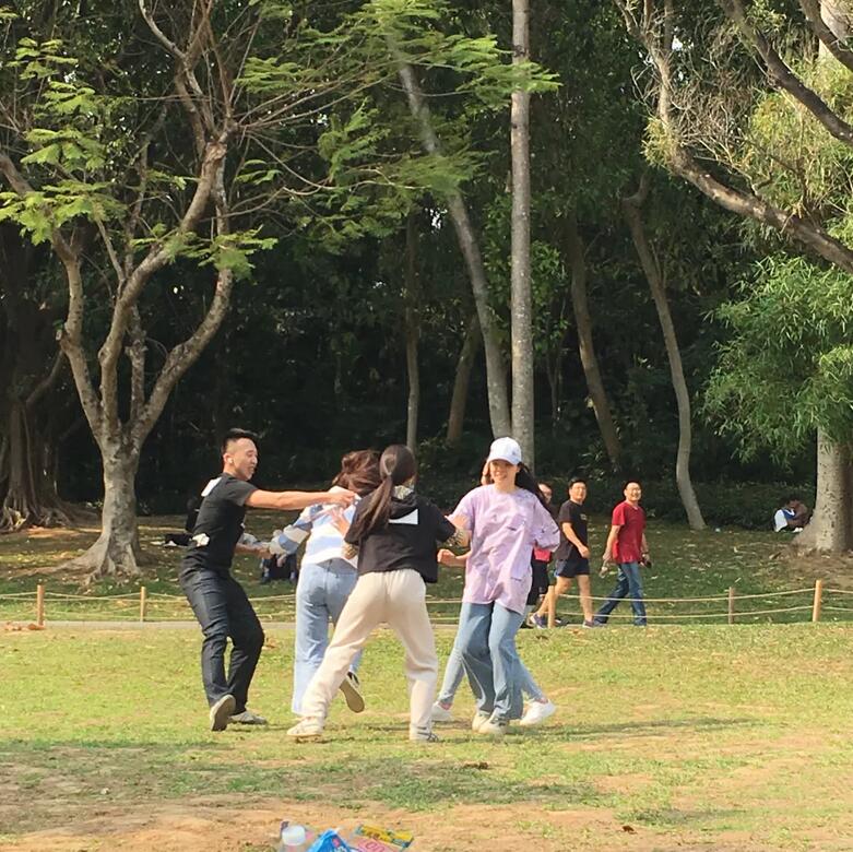 三月春意昂·结伴探春风——君林企业踏青活动掠影 