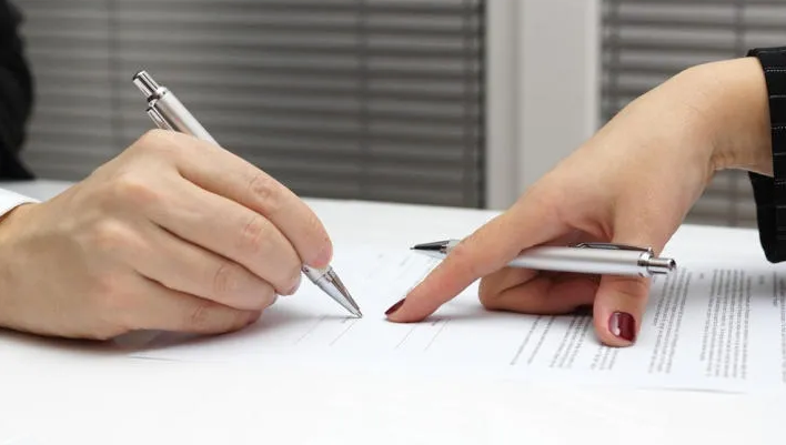 关于香港薪俸税,在个税里面扣除与减免的项目 关于香港薪俸税,在个税里面扣除与减免的项目