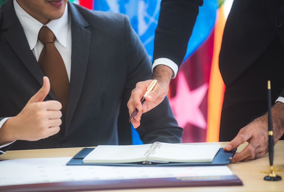 内地人去香港开公司的条件及企业在香港开户的好处