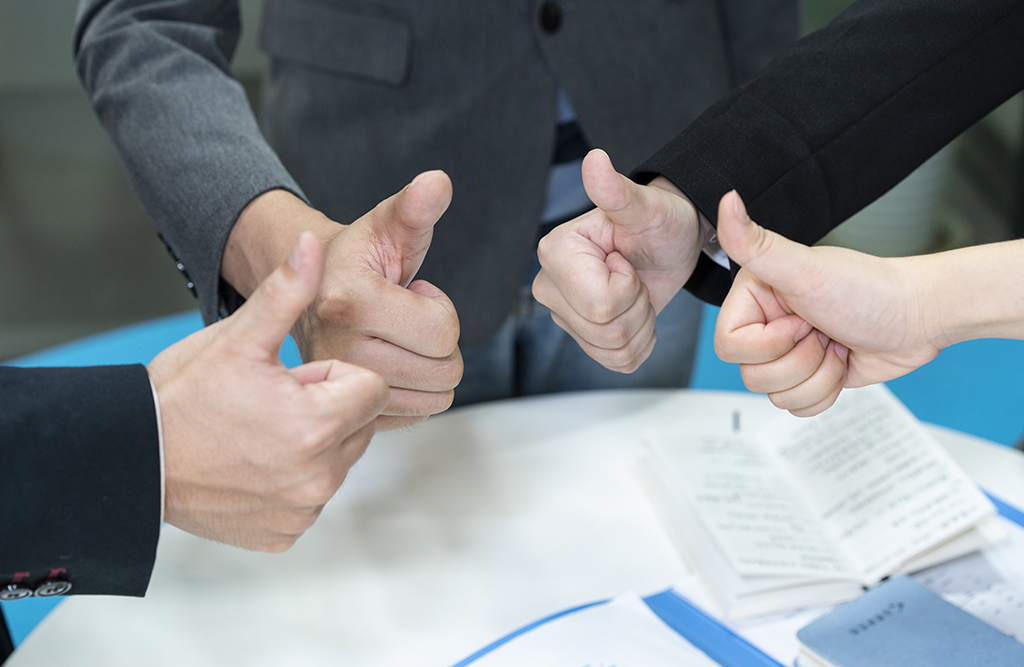 香港上市与内地上市的区别，哪些企业更适合在香港上市：