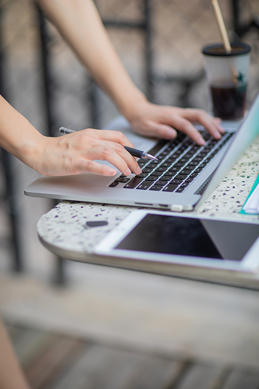 香港公司在大陆开展业务，所需要符合那几种情况