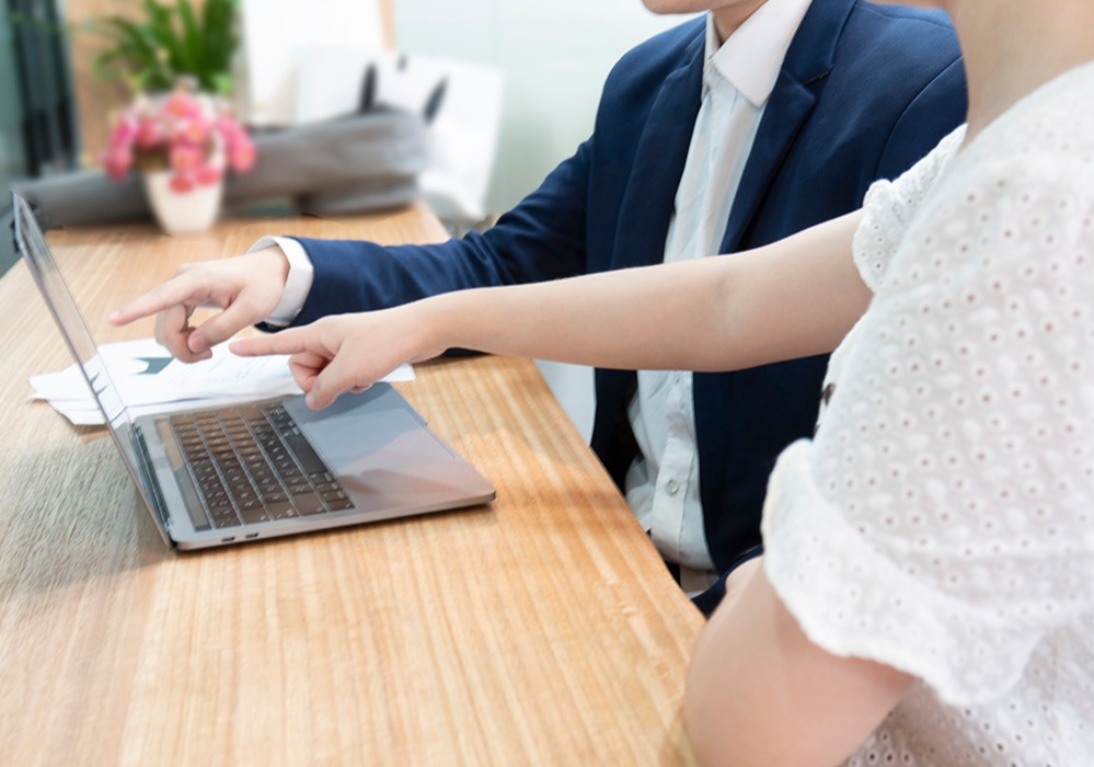 个人是否能在新加坡注册公司并在新加坡银行开设公司账户?