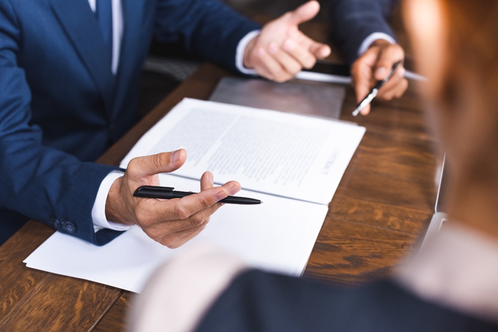 在国内的纳税问题下，为什么选择开曼注册公司?