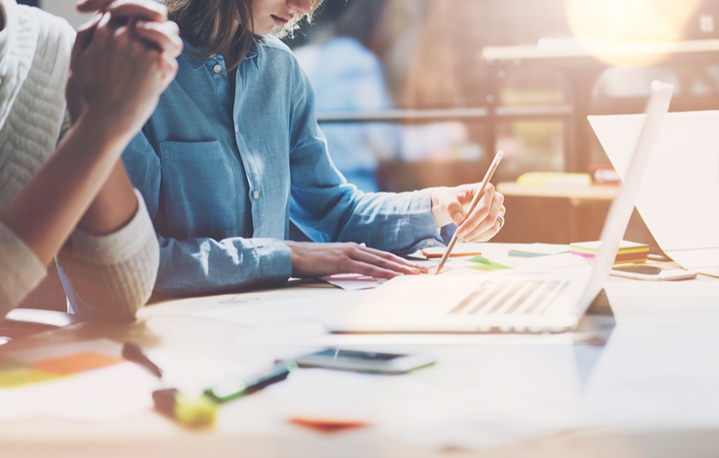 香港开设账户：境内跨境公司是否能在香港开户?