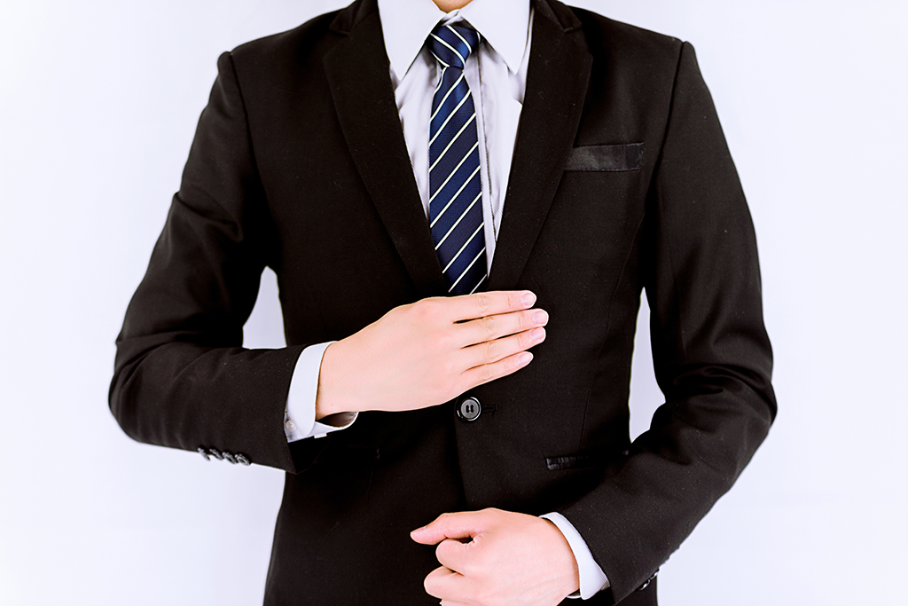 香港人如何在境内控股公司，需要哪些文件