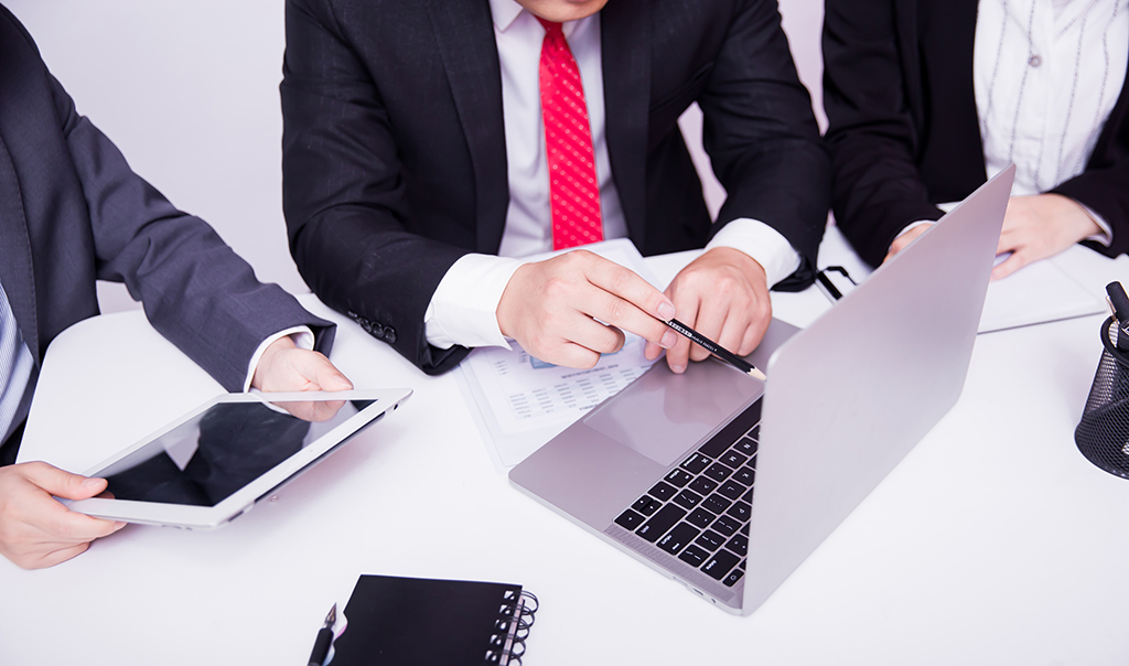 公司注册香港，不在香港开户可以吗?